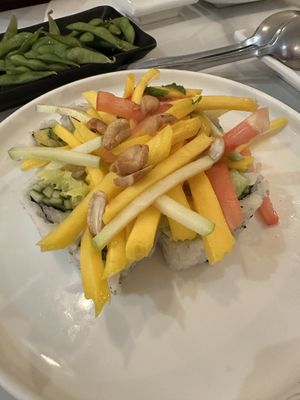 Sr19 diamond roll  at Tenon Vegan Sushi in Toronto