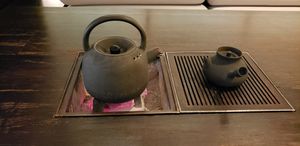 Tea on the table at Qīng Táng 清棠 in Kunming