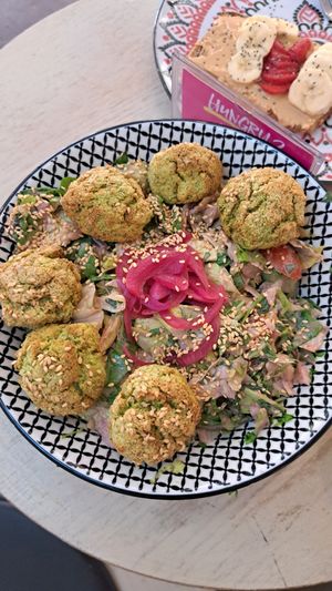 Falafel rosé salad (vegan version) at RAW & BOWL'D in Amman