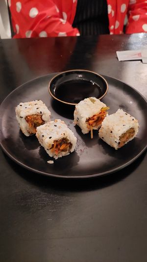Uramaki de kimchi #Veganuary at Japa Vegana in Sao Paulo