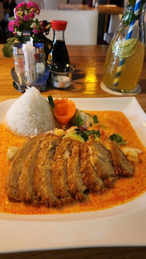 Rotes Thai Curry mit veganem Hähnchen at Zamui in Baden Baden