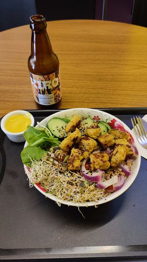 Salad bow with Vegan Chicken at It's Vegan in Sao Paulo