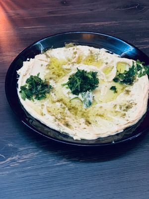 Mutabl, gegrillte Aubergine mit tahini und Knoblauch, at Shahba Rose in Chemnitz