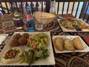 leckeres Essen, ich liebte die Falafel! Ich habe das Restaurant sehr genossen  at Shahba Rose in Chemnitz