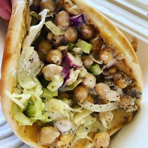 Chickpea and hummus pita 🤤🤯❤️ at Bougie Vegan in Belton