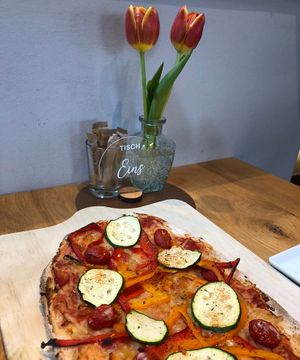 Pinsa vegan (sooo gut!)  at Junker's Café-Rösterei in Freising