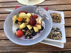Waldbeere Bowl  at Junker's Café-Rösterei in Freising