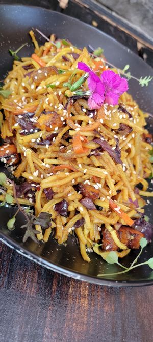 Asian StriFry Noodles 🍜  #Veganuary at Cactú in Arecibo