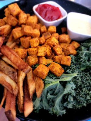  at Cactú in Arecibo