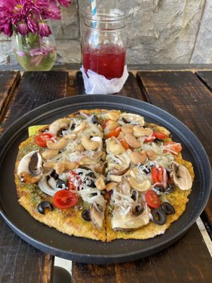 Pizza Green sabroso   at Cactú in Arecibo