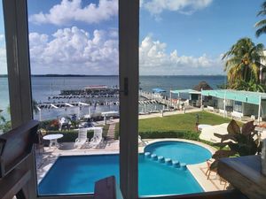  at The Pink Coconut in Cancun