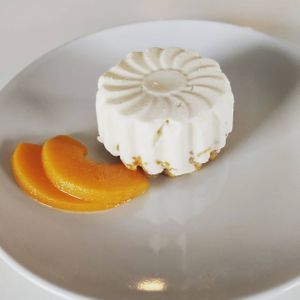 Mousse de Pêssego at Xato in Moledo