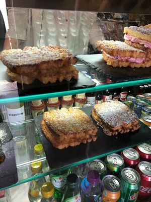 Between burgers times at Xato in Moledo