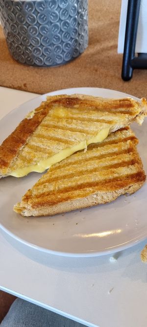 Vegan tosta with cheese at Xato in Moledo