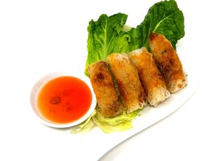 Crispy Spring Roll - Deep-fried spring roll, ingredients include jicama, mung bean, carrot, vermicelli, wood ear mushroom, onion, and garlic, wrapped in rice paper net. at Daikon Vegan Sushi in Las Vegas