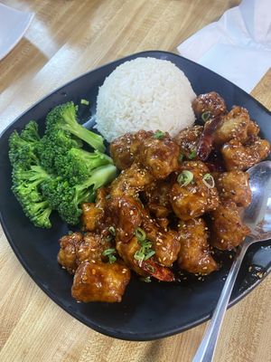 Vegan sesame chicken  #Veganuary at Daikon Vegan Sushi in Las Vegas