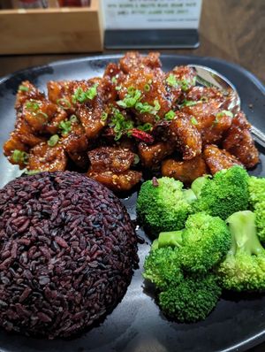Sesame Chicken w/ Black Rice at Daikon Vegan Sushi in Las Vegas