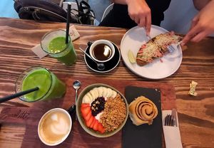 Vegan brunch ✅🌱  at Scarlett in Madrid