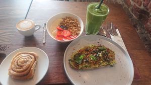 All day brunch (22.90 euros) vegan :) at Scarlett in Madrid