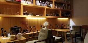 Eating area at Whoosy 大理胡思年月海景客栈 in Dali