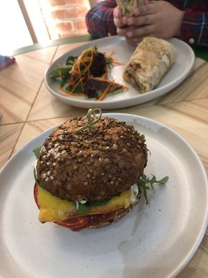 Burger at Vitary in Odessa