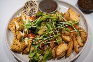 Tofu with baked potatoes and broccol at Vitary in Odessa
