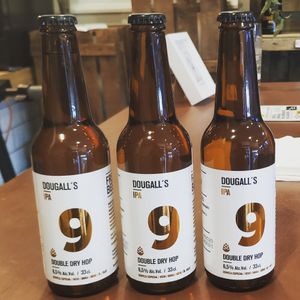 Cerveza artesana ipa 9 DDH de dougalls at Beermania in Torrelodones