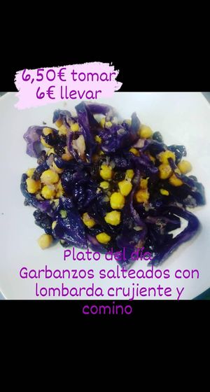 Garbanzos salteados con lombarda crujiente y comino at Beermania in Torrelodones