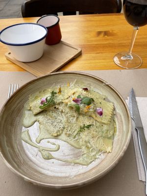 Raviolis caseros (excelente, bien ‘al dente’)  at Aguaribay in Barcelona