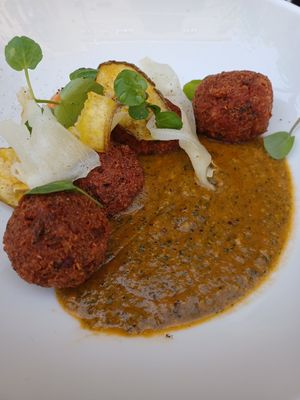 Mandonguilles at Aguaribay in Barcelona