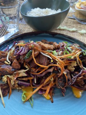 Wok with vegetables and plant based chicken  at Le Serre by Vivi in Rome