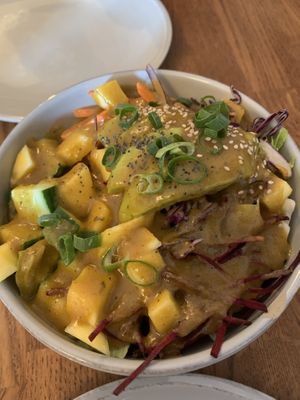 Salade quinoa avocats mangue  at Rucolino in Dudelange