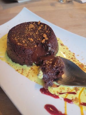 Fondant chocolat et sa crème anglaise. at Rucolino in Dudelange