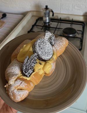 brioche vegana con gli Oreo🫶🏼  at Forno Pasticceria Antico Porto in Ravenna