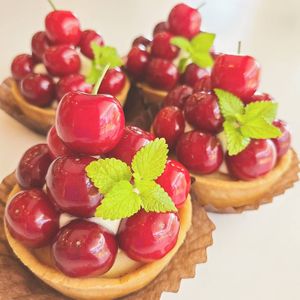 Vegan tart at Musubi Vegan Sweet in Tome