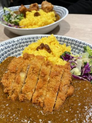 Tofu katsu curry and fried soy meat curry. at RUCY+R 横浜ジョイナス店 in Yokohama