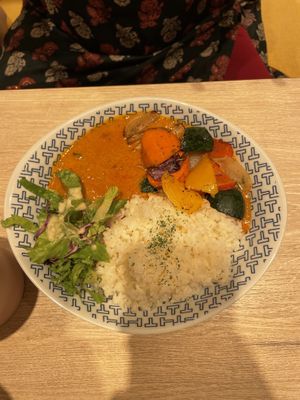 Roasted Vegetables, Creamy Tomato curry with White Rice (Large)  at RUCY+R 横浜ジョイナス店 in Yokohama