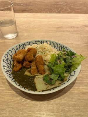 Grilled cheese spinach curry + soy meat at RUCY+R 横浜ジョイナス店 in Yokohama