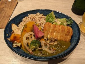 Spinach curry with tofu katsu at RUCY+R 横浜ジョイナス店 in Yokohama