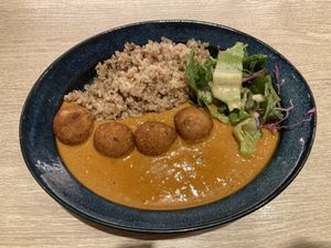 Creamy tomato curry + falafel  at RUCY+R 横浜ジョイナス店 in Yokohama
