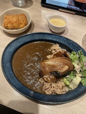Cheese roasted onion curry with extra Katsu tofu  at RUCY+R 横浜ジョイナス店 in Yokohama