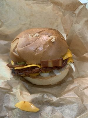 Beyond meat burger with fake bacon   at Green Farmer's in Paris
