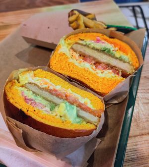 Chicken burger (seasonal) at Green Farmer's in Paris