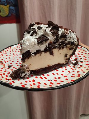 Cookies & Cream Soft Serve Pie at Magpies Softserve in Los Angeles