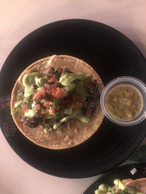 Taco de chicharrón at Verde Y Rojo in Tijuana