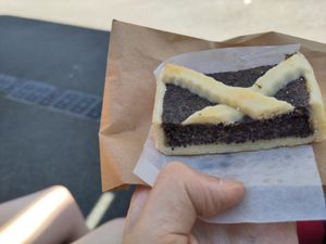 Poppy seed slice at Enzian Vegane Bäckerei in Zurich