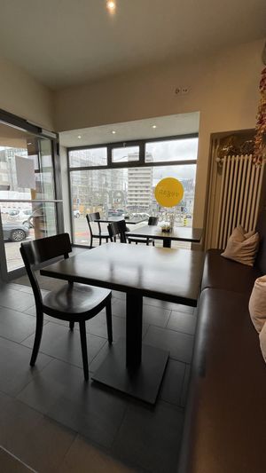 In Bahnhofsnähe  at Enzian Vegane Bäckerei in Zurich