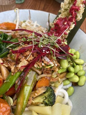 Tolle Bowls - hier die Pagoda-Dream.  at BODHI - Vegan Living in Hamburg