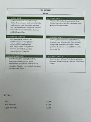 Verschiedene Gerichte - die wirklich auch satt machen!  at BODHI - Vegan Living in Hamburg