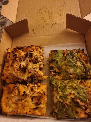 Mac n cheese on left, Jimmy pesto on right at Boxcar Pizza in Portland